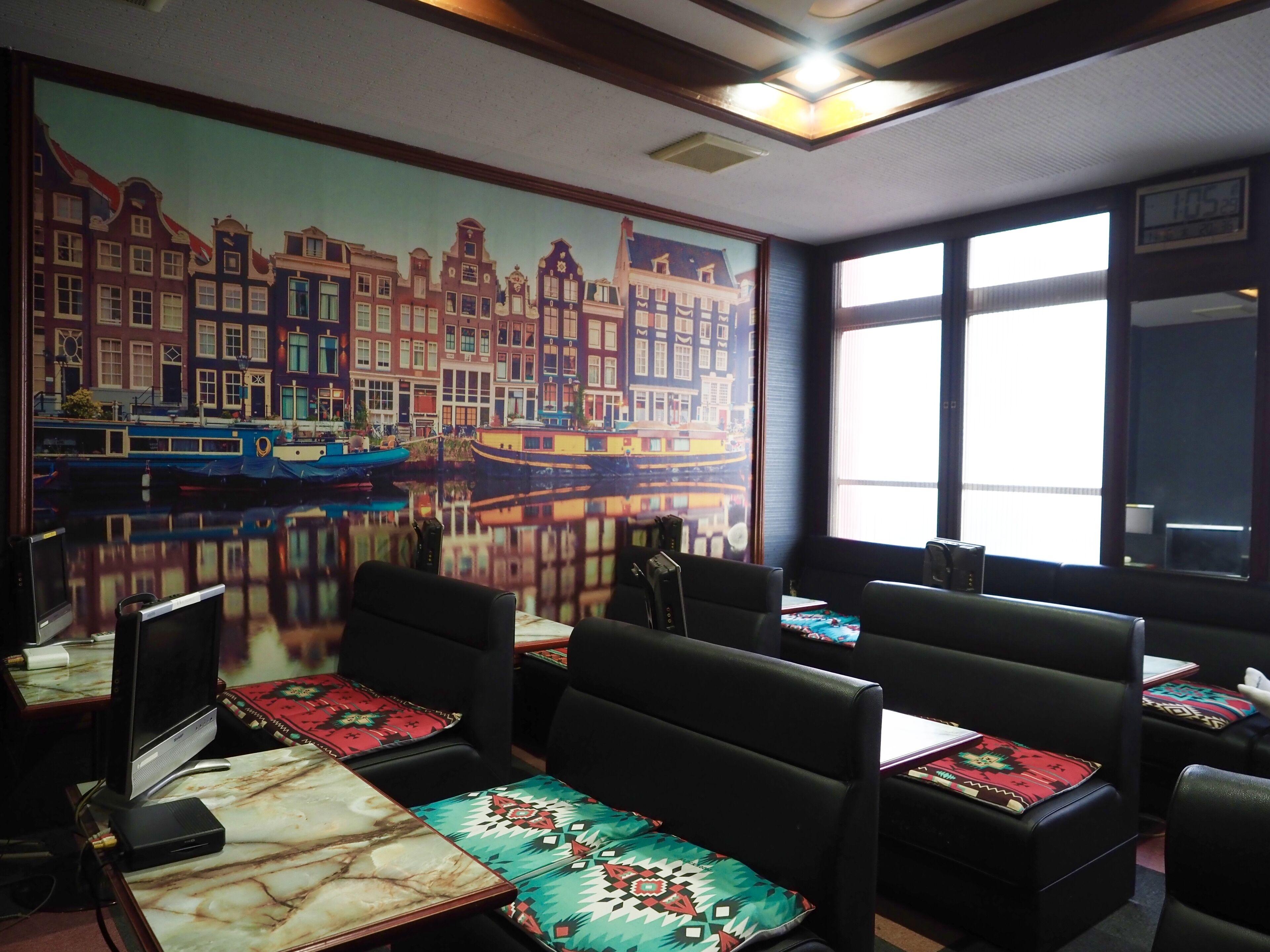 Capsule Hotel Block Room - Tokyo — Photos 2